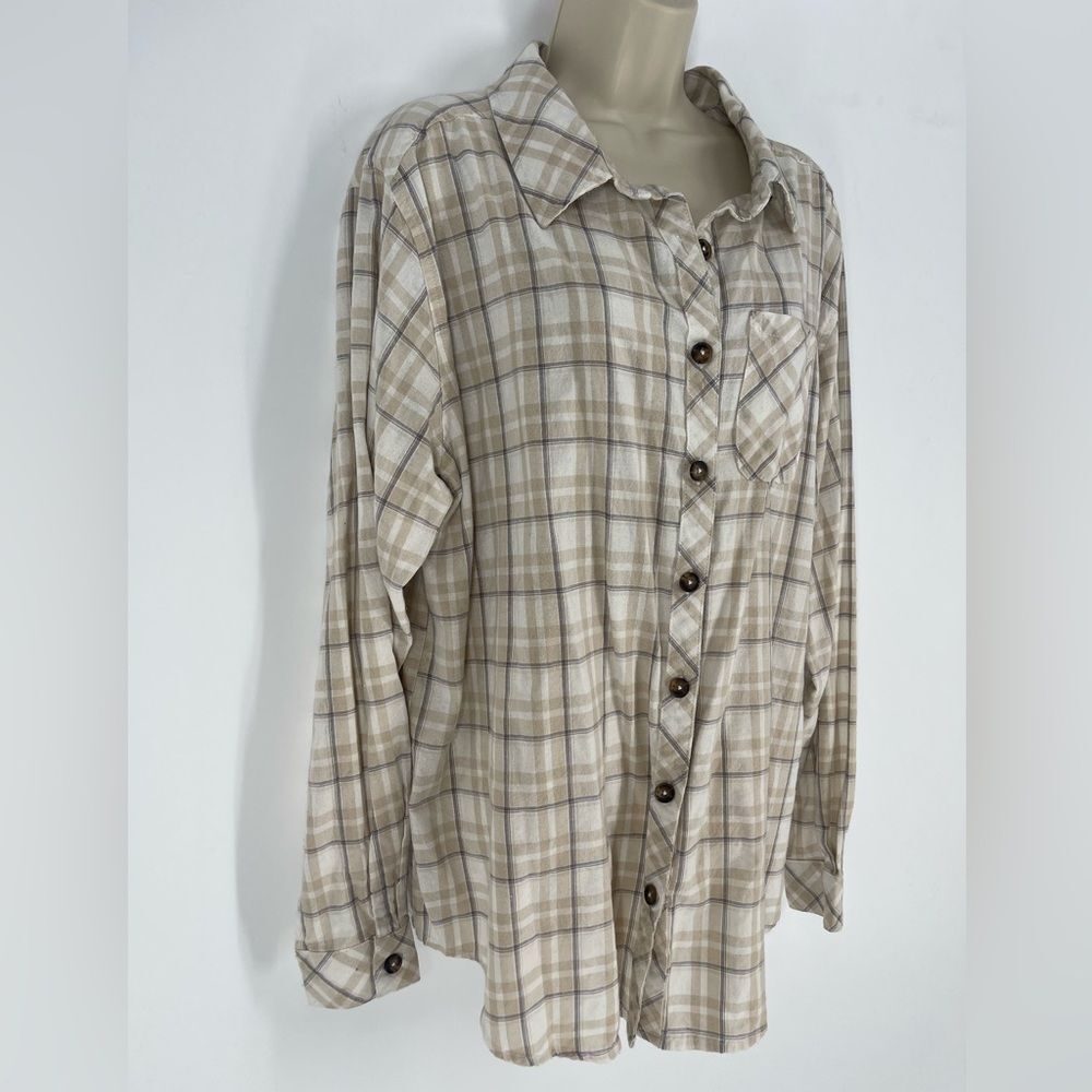 🌱White Fox button down - Picture 4 of 9